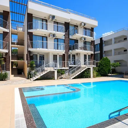 Deluxe Sea View - Family Friendly Апартамент *