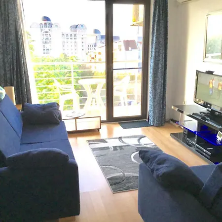 Deluxe Sea View - Family Friendly Апартамент